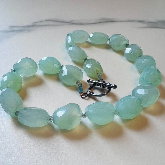 Luminous Natural Chalcedony Statement Necklace - Picture 4 of 6